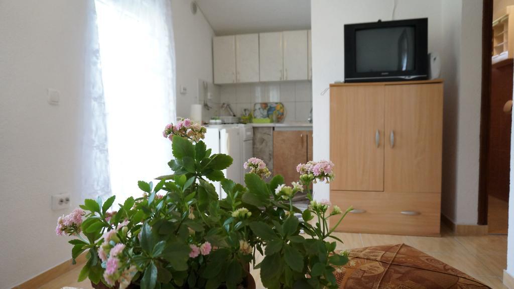 Apartments Red Rose นิน ภายนอก รูปภาพ